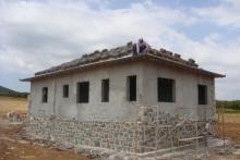 Πέτρινη μονοκατοικία στην Αρέθουσα Θεσσαλονίκης.