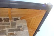 Πέτρινη μονοκατοικία στην Αρέθουσα Θεσσαλονίκης.