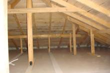 Πέτρινη μονοκατοικία στην Αρέθουσα Θεσσαλονίκης.