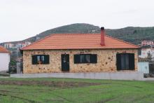 Πέτρινη μονοκατοικία στη Μυρίνα Λήμνου.